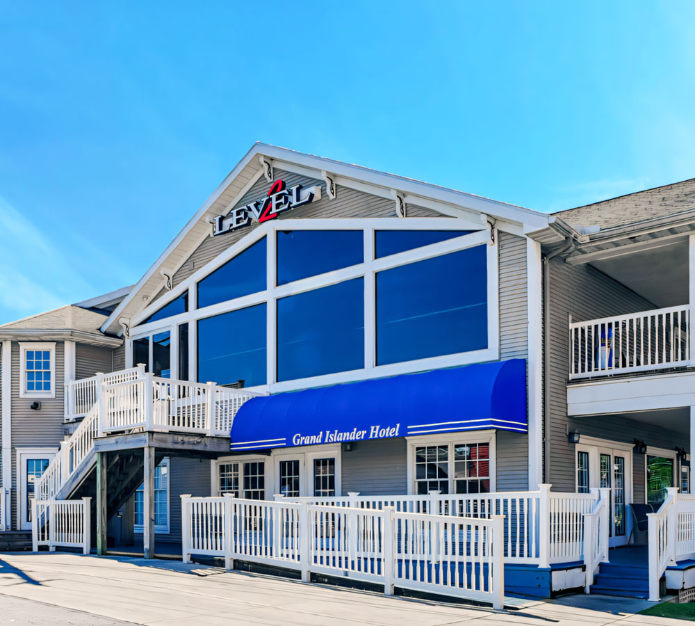 Grand Islander Hotel