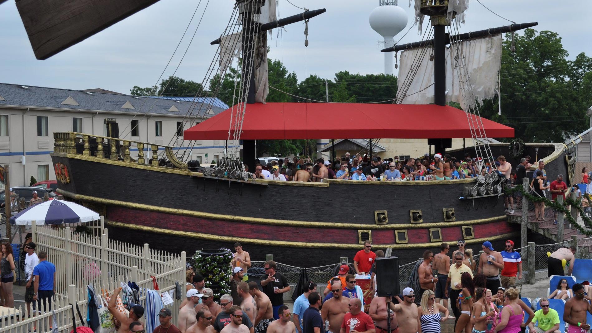 Grand Islander Hotel