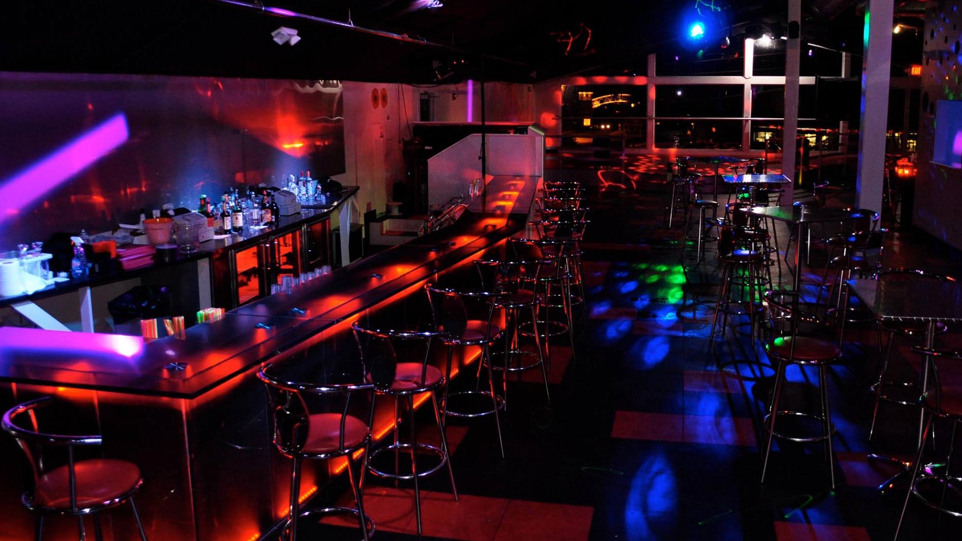 Grand Islander Hotel