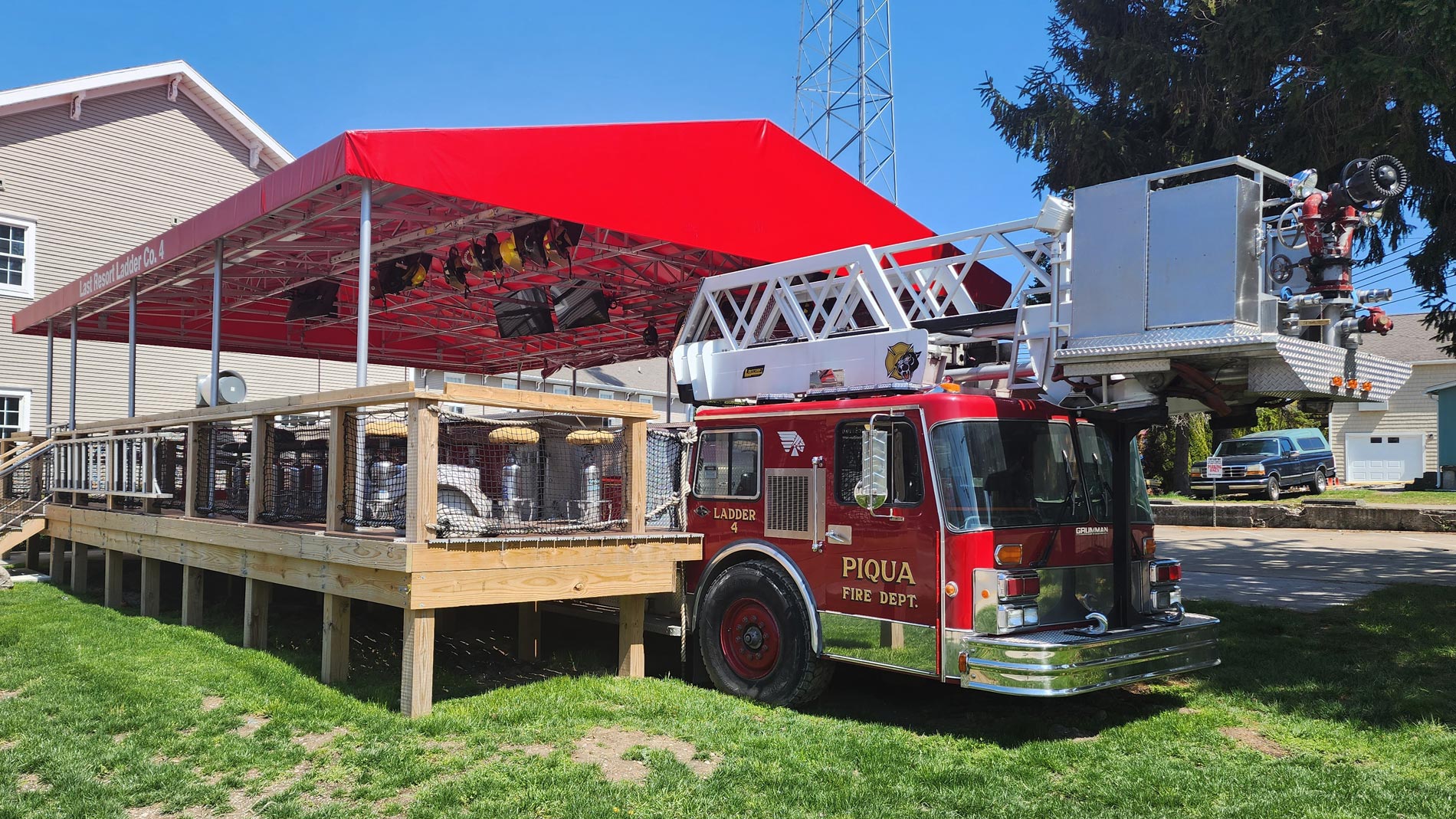 Grand Islander Hotel